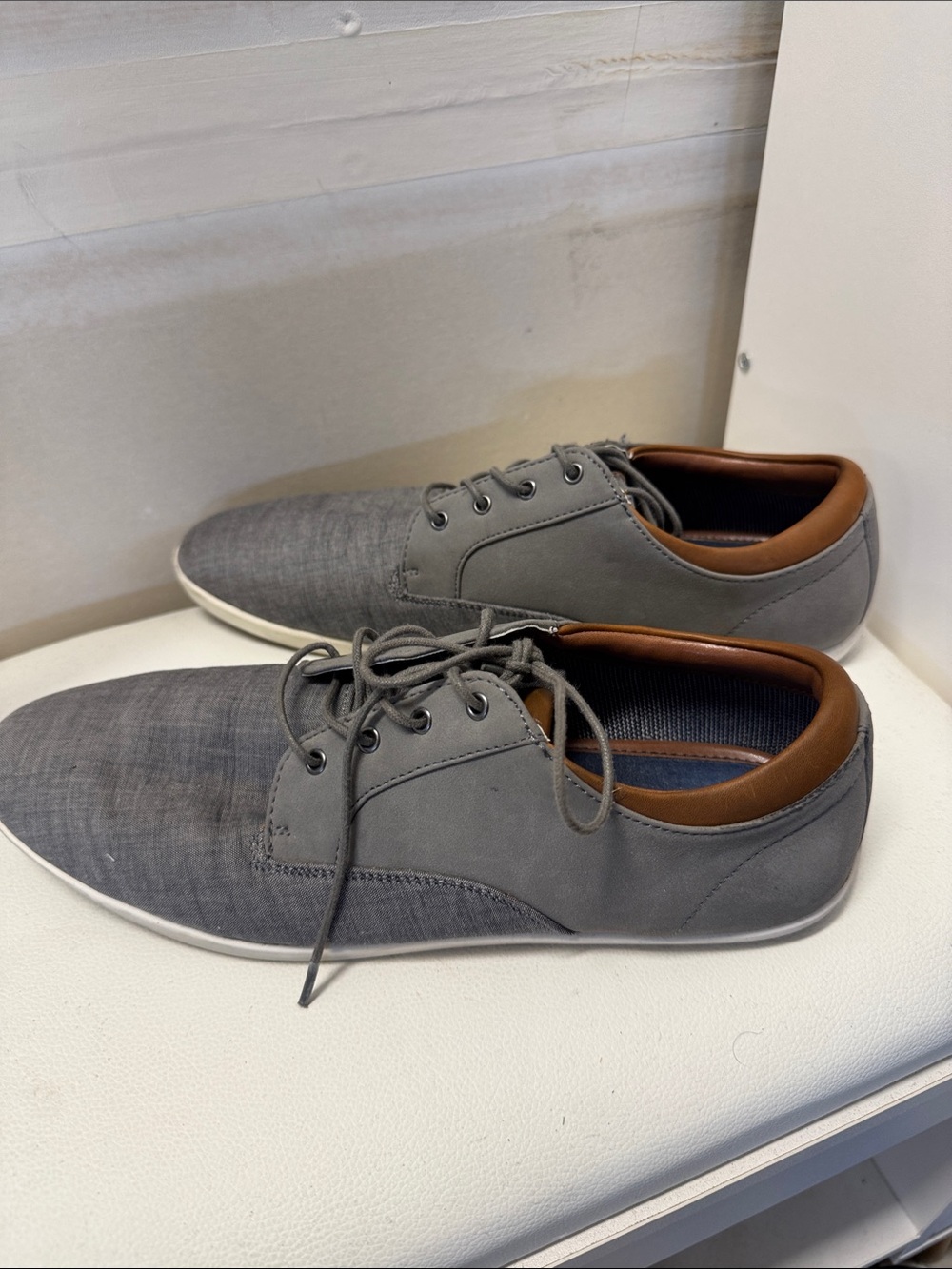 Aldo Gray Lace-Up Casual Sneakers with Brown Collar